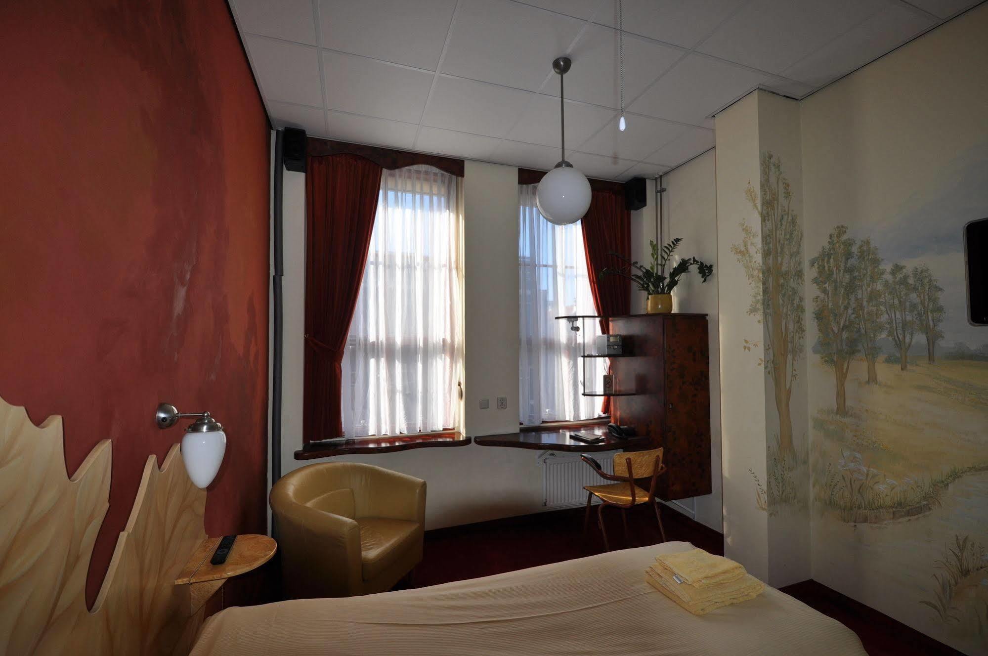 Hotel De Plataan Delft Centrum Exterior photo